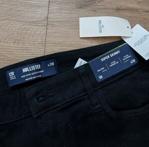 Hollister Women's Skinny Jeans in Black